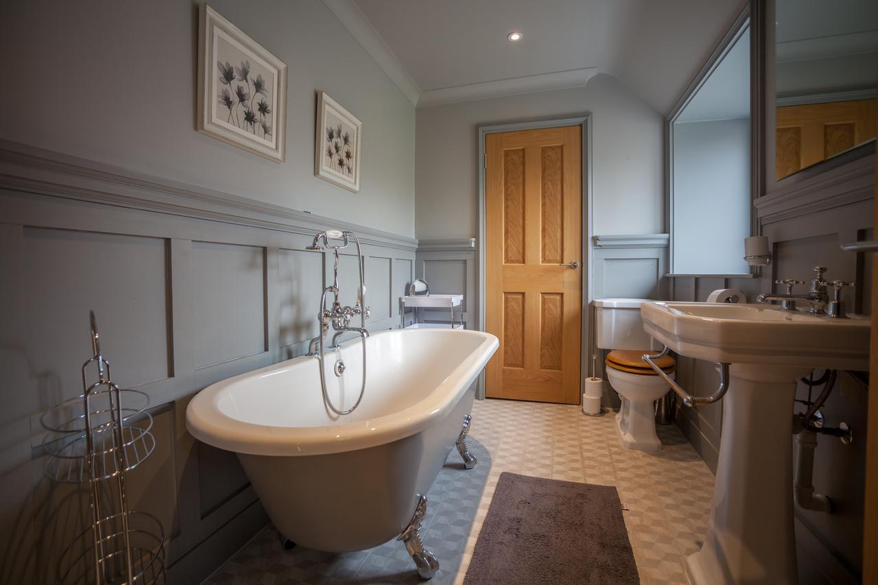 Ludlow - Linnet House - Well Presented Townhouse With Parking - Perfect Location For Exploring On Foot, Sleeps Up To 8 Guests - Hosted By Rentmyhouse Exterior photo